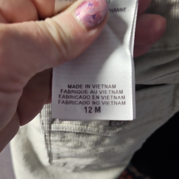 Levi's Cream Courdoroy Flare Pants with Classic Boot Cut Design - Picture 4 of 6